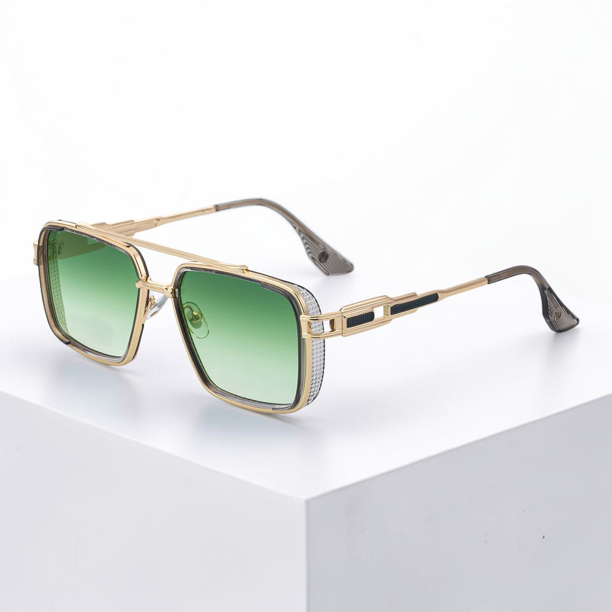Vaughn's Square Aviator