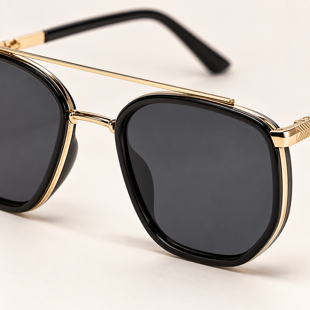 Serena Polarized Navigator Sunglasses in Black Gold - Double bridge and layered rim detail