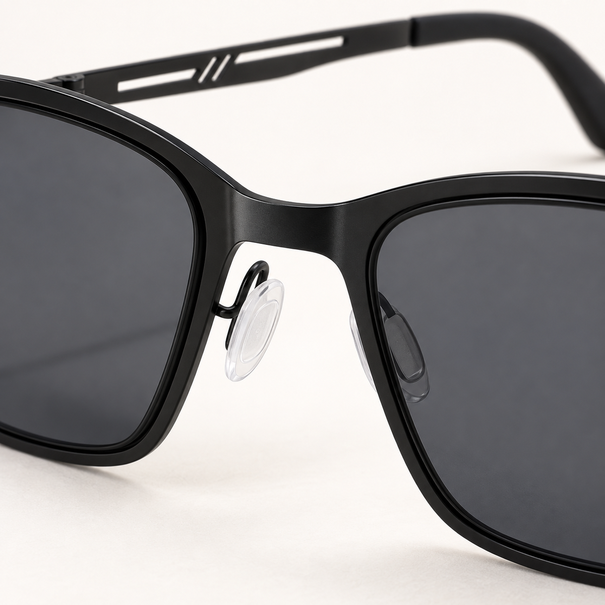 Vareno Polarized Square Sunglasses in Black Gray - Bridge and adjustable nose pads detail