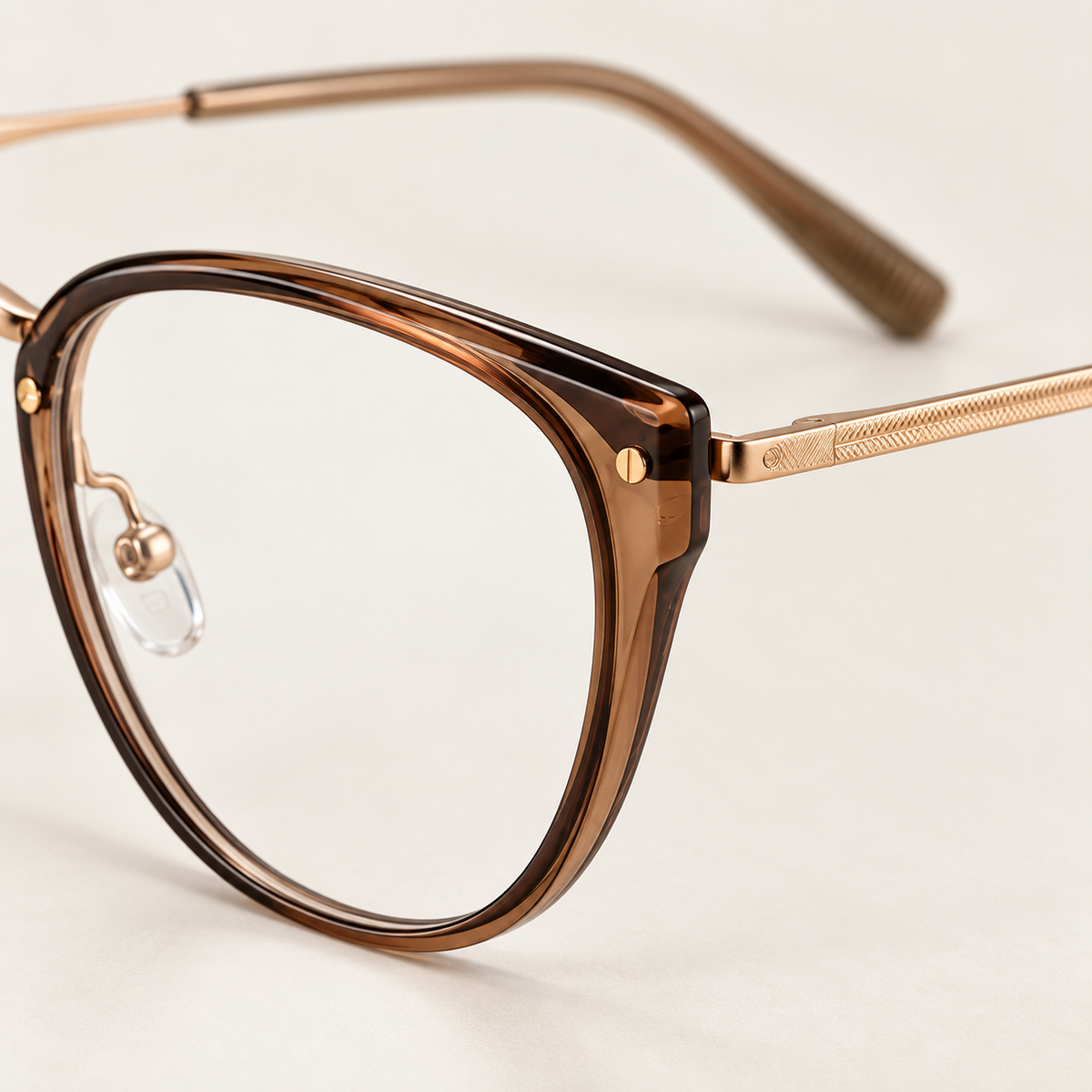 Solène Cat-Eye Frames in Tea Rose Gold - fine metal temple detail